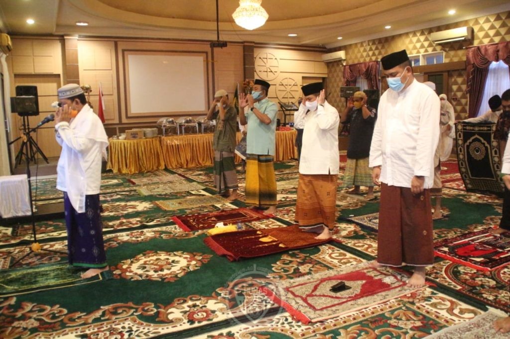 Infopublik Jadi Khatib Salat Iduladha Wagub Idris Mari Kita Berbagi