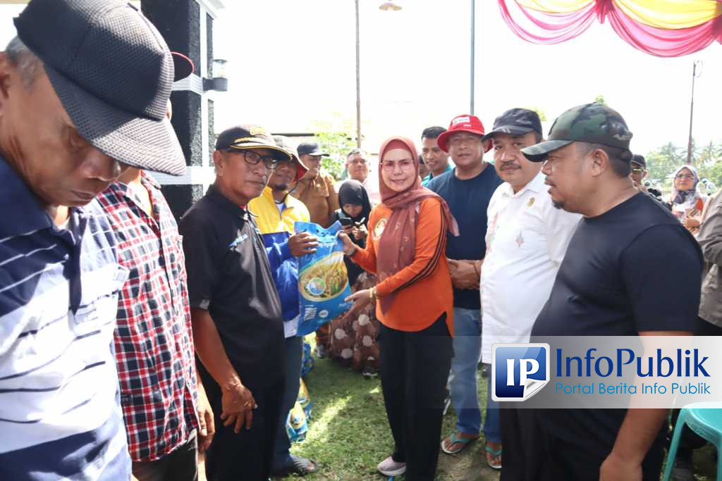 Infopublik Merlan Serahkan Ton Benih Padi Dan Jagung Untuk Petani