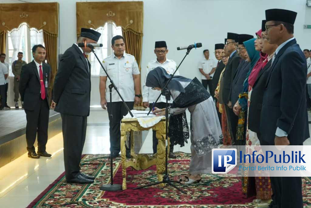 InfoPublik Gubernur Mahyeldi Lantik 11 Orang Pejabat Eselon 2 Di