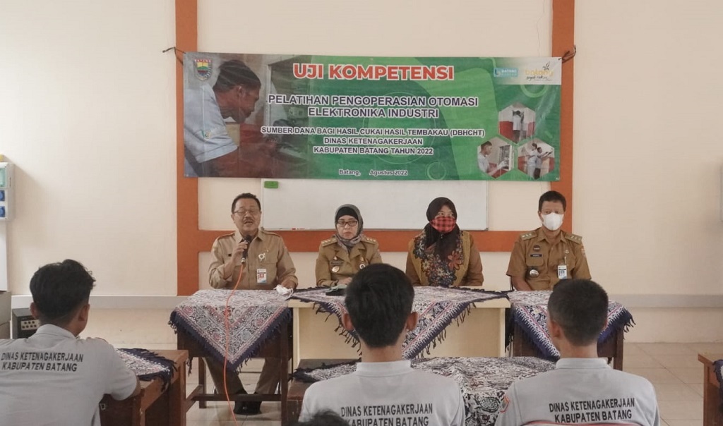 Infopublik Pj Bupati Batang Tinjau Uji Kompetensi Sertifikasi