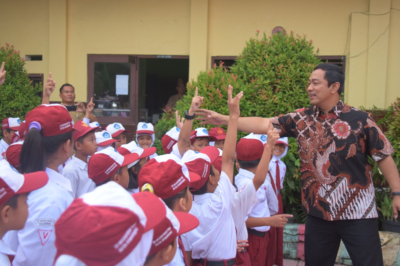 InfoPublik Wali Kota Semarang Motivasi Siswa Untuk Raih Banyak Prestasi