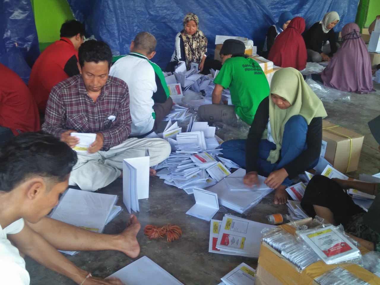 InfoPublik KPU Lobar Libatkan 224 Pelipat Surat Suara Pemilu