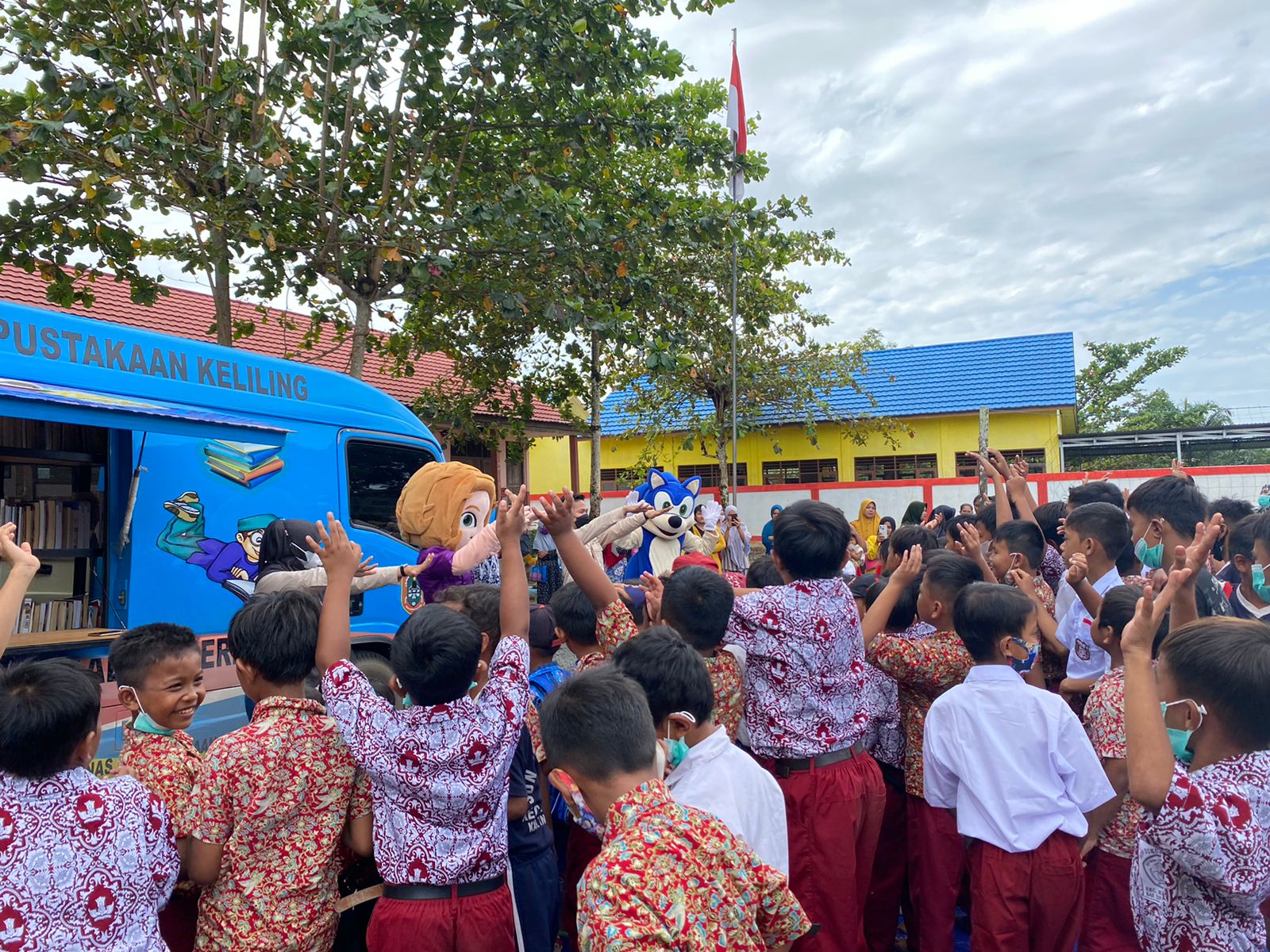 InfoPublik Atasi Keterbatasan Bahan Bacaan Dispersip Kalsel Hadirkan