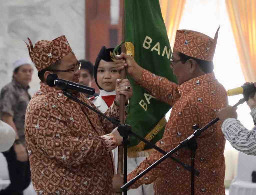 Infopublik Serahkan Bendera Kkb