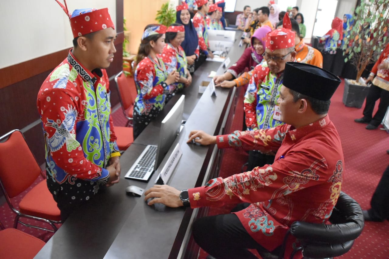 InfoPublik MENINJAU LAYANAN KEPEGAWAIAN