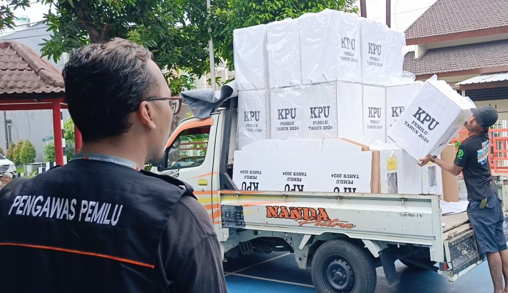 Infopublik Mengawasi Distribusi Logistik Pemilu