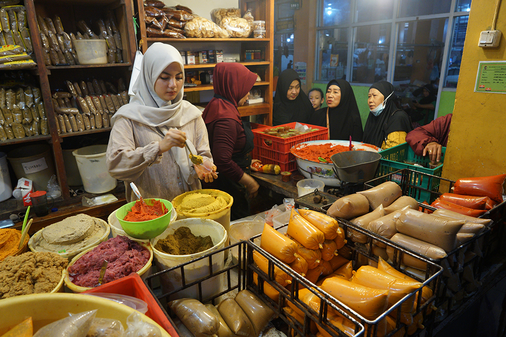 InfoPublik PENJUALAN BUMBU MENINGKAT JELANG IDULADHA