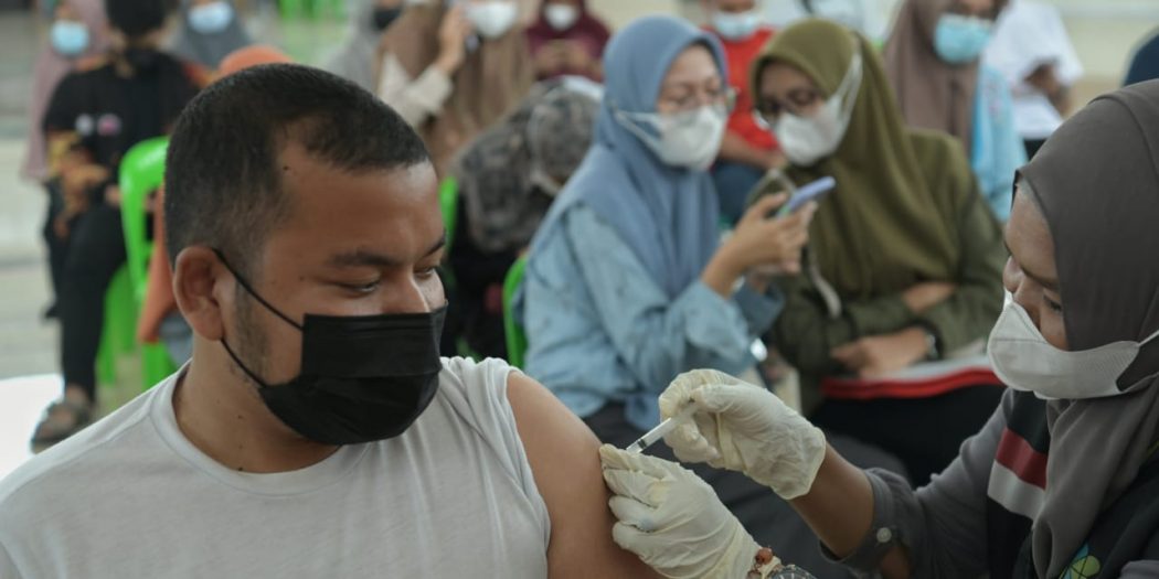 Infopublik Hari Pertama Digelar Setelah Sepekan Libur Sebanyak 1 372 Orang Ikut Vaksinasi Massal