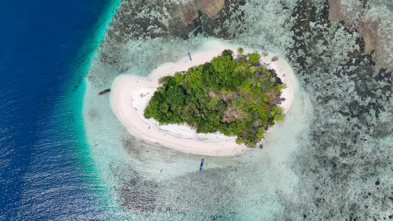 InfoPublik - Pulau Guraici, Pintu Surga Tersembunyi di Halmahera Selatan