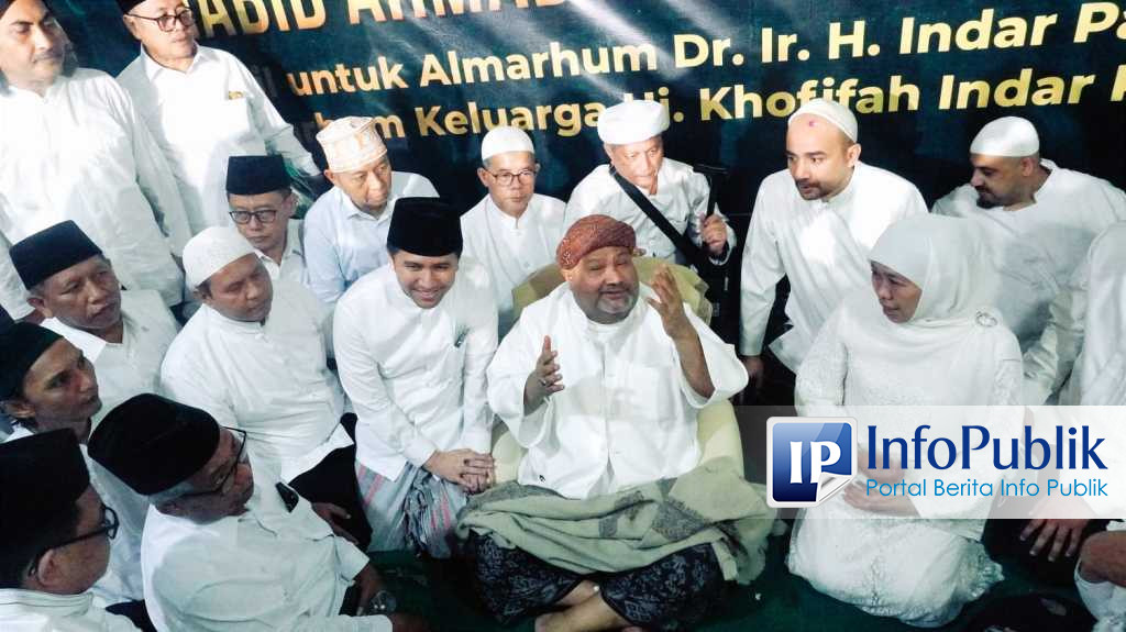 Gubernur Khofifah mengajak masyarakat sholat Burdah bersama Habib Ahmad Bin Ismail Al Aydrus