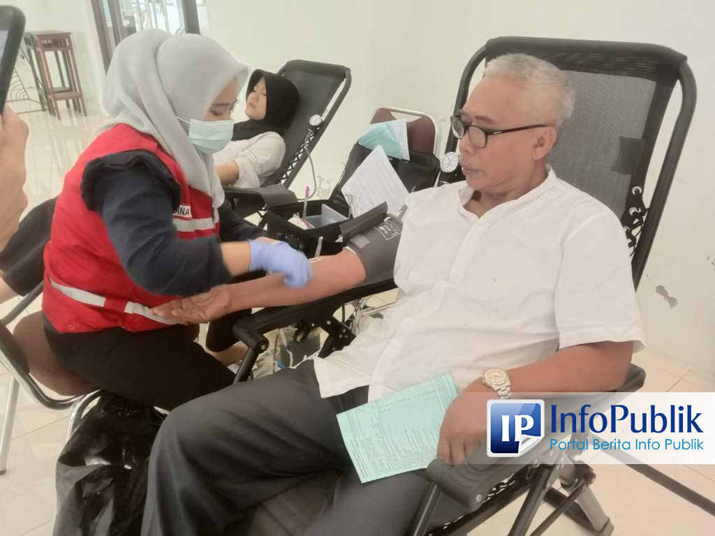 In conjunction with the 28th Anniversary, SMK N 1 Kalasan held a Blood Donation Social Service