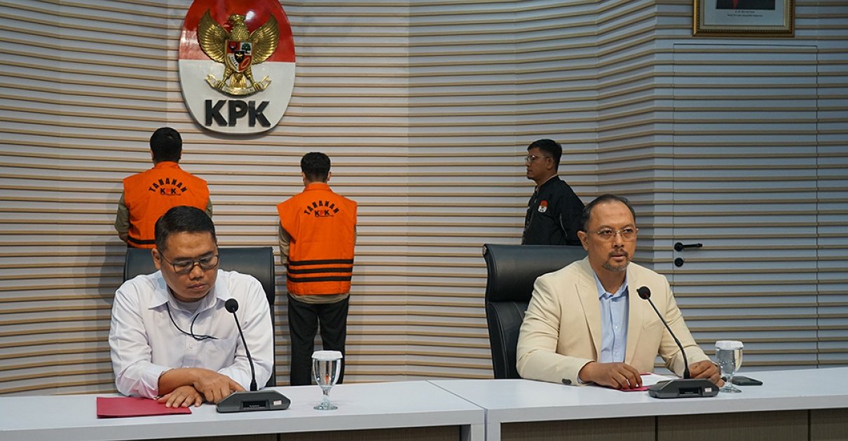 InfoPublik KPK Tetapkan Tiga Tersangka Dalam Kasus Korupsi Pengadaan APD Di Kemenkes