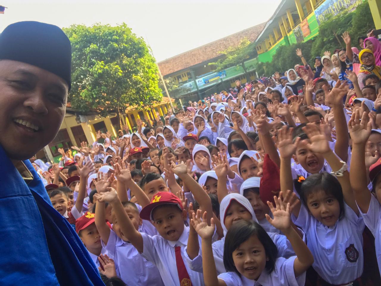 Infopublik Hari Pertama Masuk Sekolah Waii Kota Bekasi Berikan