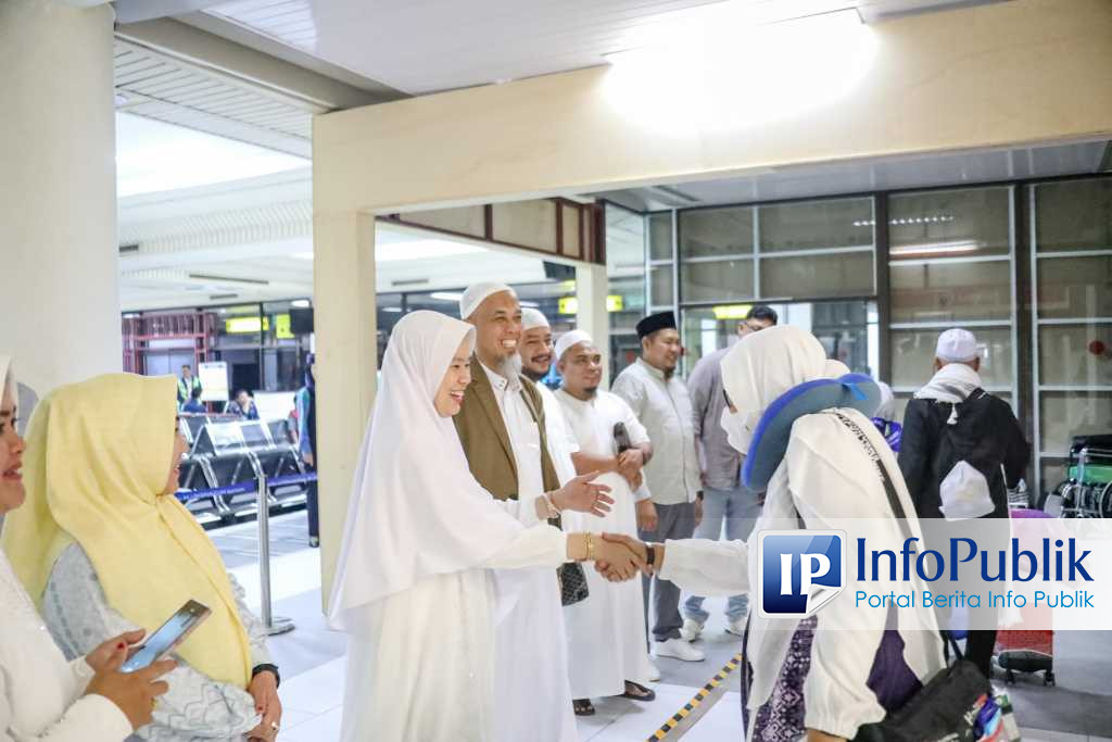 InfoPublik Wali Kota Dumai Sambut Kedatangan Jemaah Haji Kloter 10 BTH Dengan Sukacita