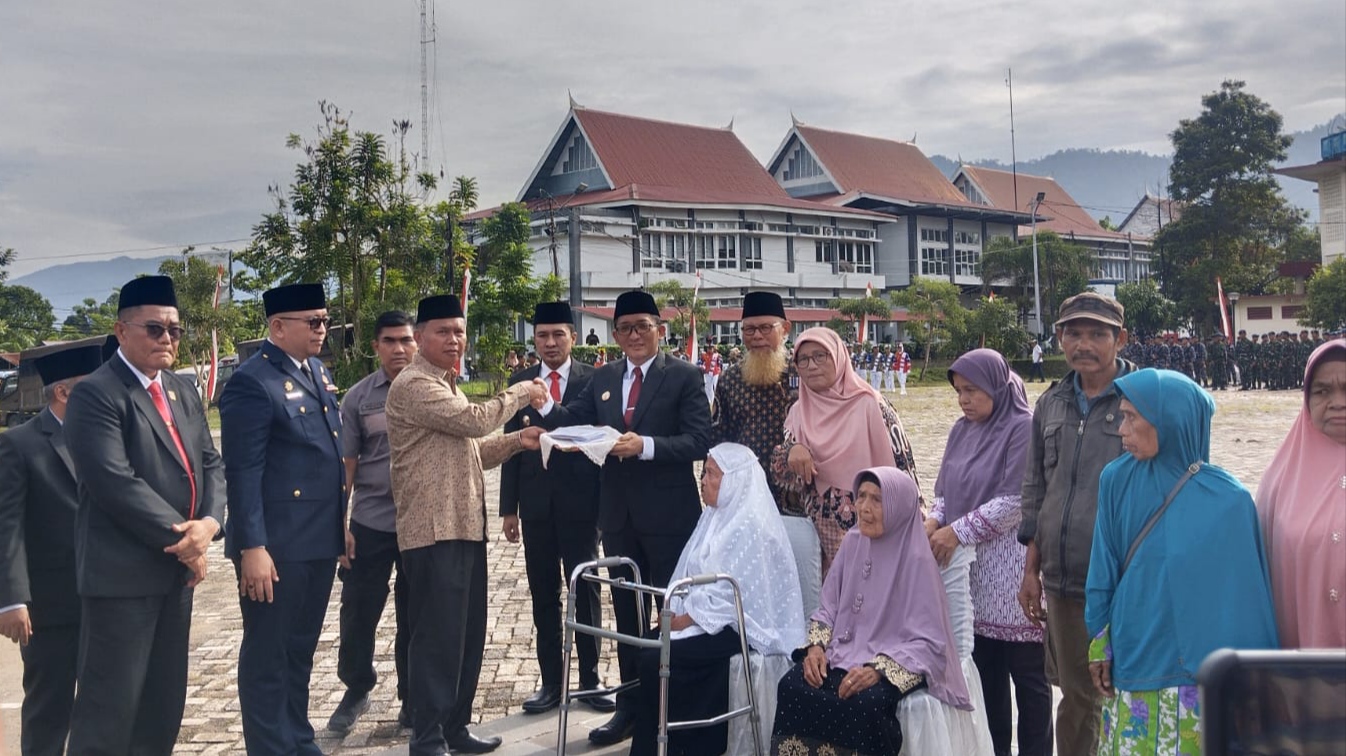 Infopublik Keluarga Pejuang Veteran Di Kota Padang Terima Bantuan