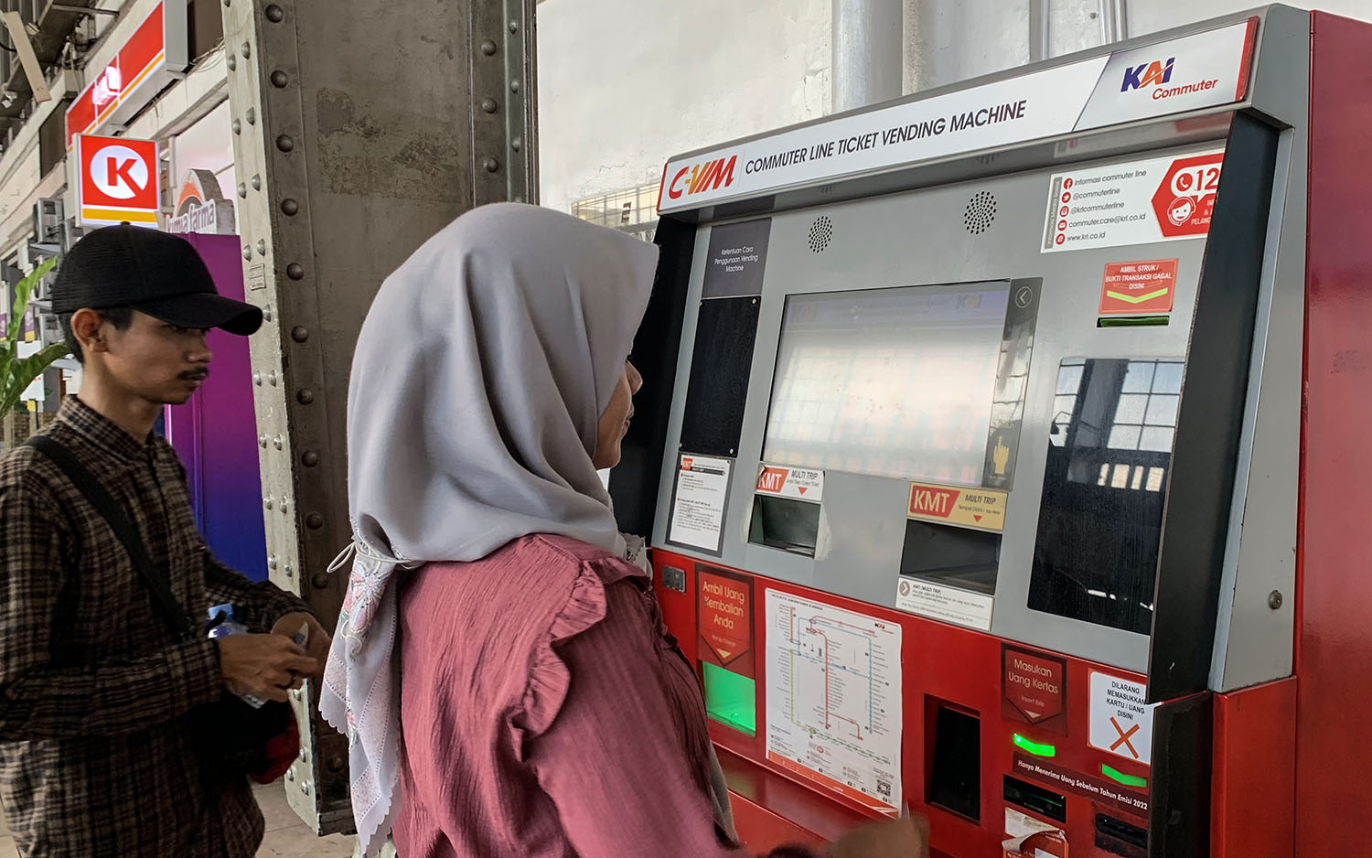 InfoPublik Saldo Kritis Begini Cara Isi Ulang Kartu Kereta Commuterline