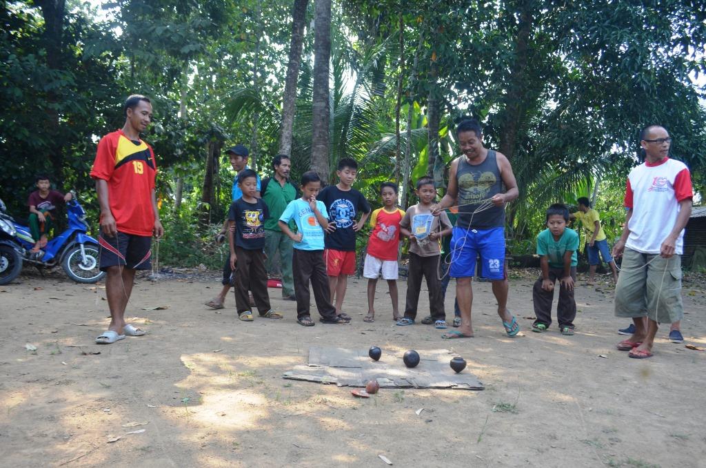 Infopublik Kembangkan Permainan Tradisional Dispora Rangkul Guru