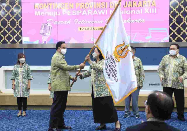 InfoPublik - Gubernur DKI Lepas Kontingen Ke Pesparawi Nasional 13