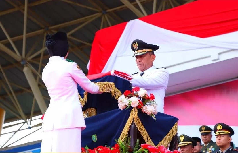 InfoPublik - Wabup Inhu Pimpin Upacara Penurunan Bendera HUT Ke-78 ...