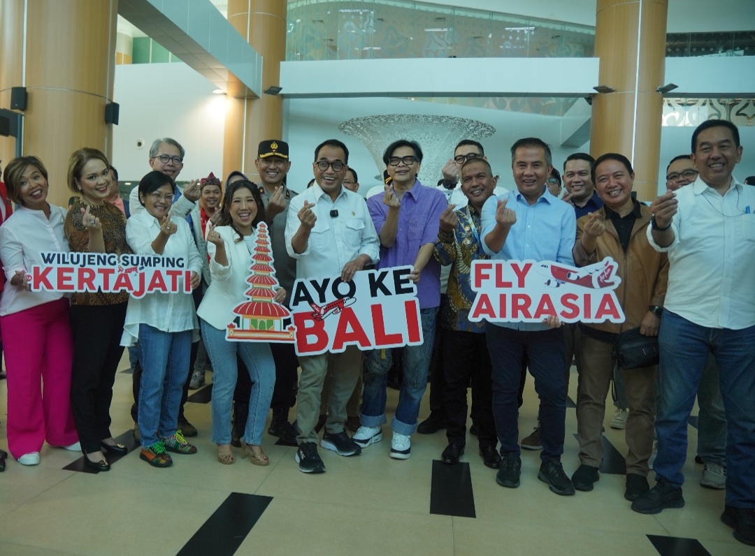 InfoPublik - AirAsia, Maskapai Pertama Layani Rute Denpasar Dari ...