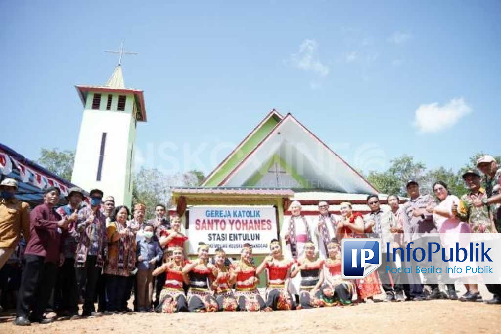 Infopublik Resmikan Gereja Katolik Santo Yohanes Stasi Entulun Paroki