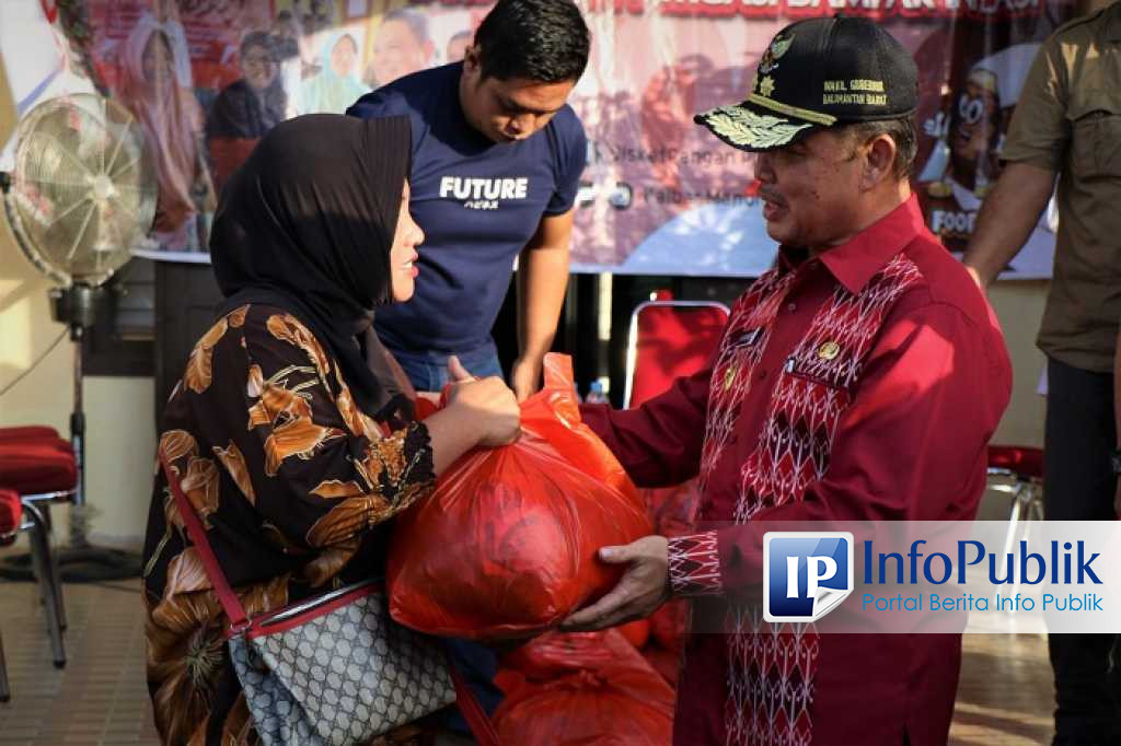 InfoPublik - Wagub Kalbar Serahkan 500 Paket Bantuan Sembako Warga ...