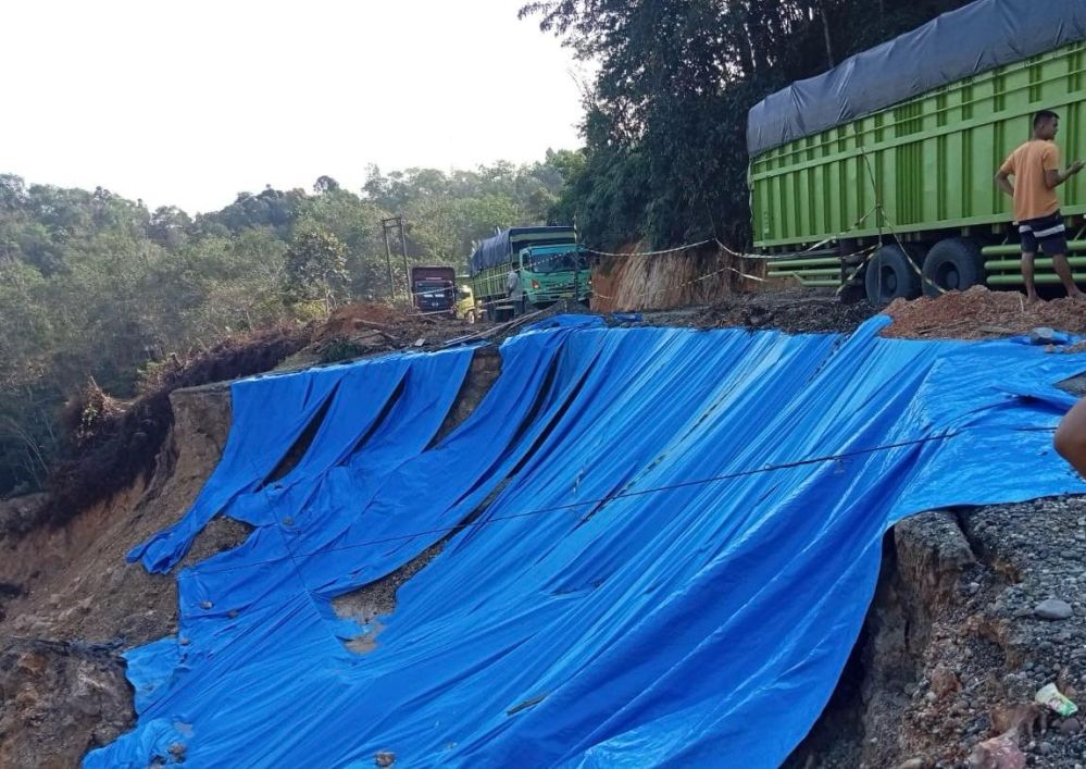 Infopublik Bpjn Riau Lakukan Penanganan Darurat Jalan Longsor Di Kuansing