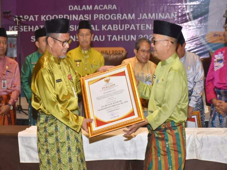 Infopublik Rakor Jamkesnas Se Provinsi Riau Pj Bupati Kampar Terima