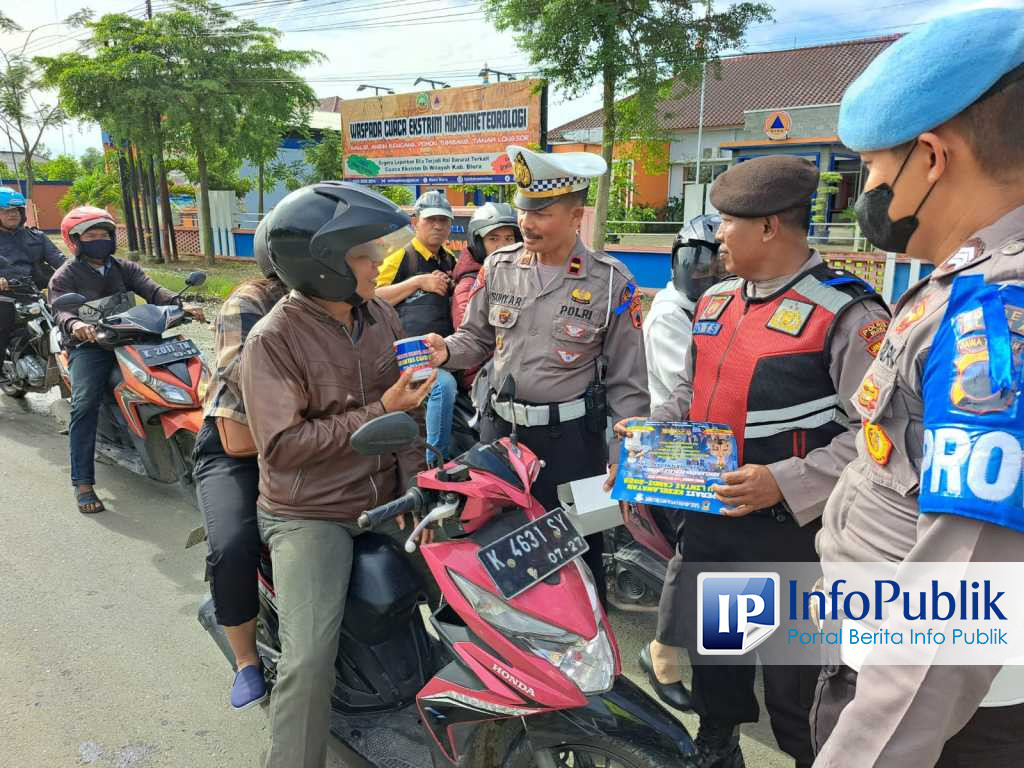 InfoPublik - Pengendara Di Simpang Empat Seso Blora Diimbau Tertib Lalu ...