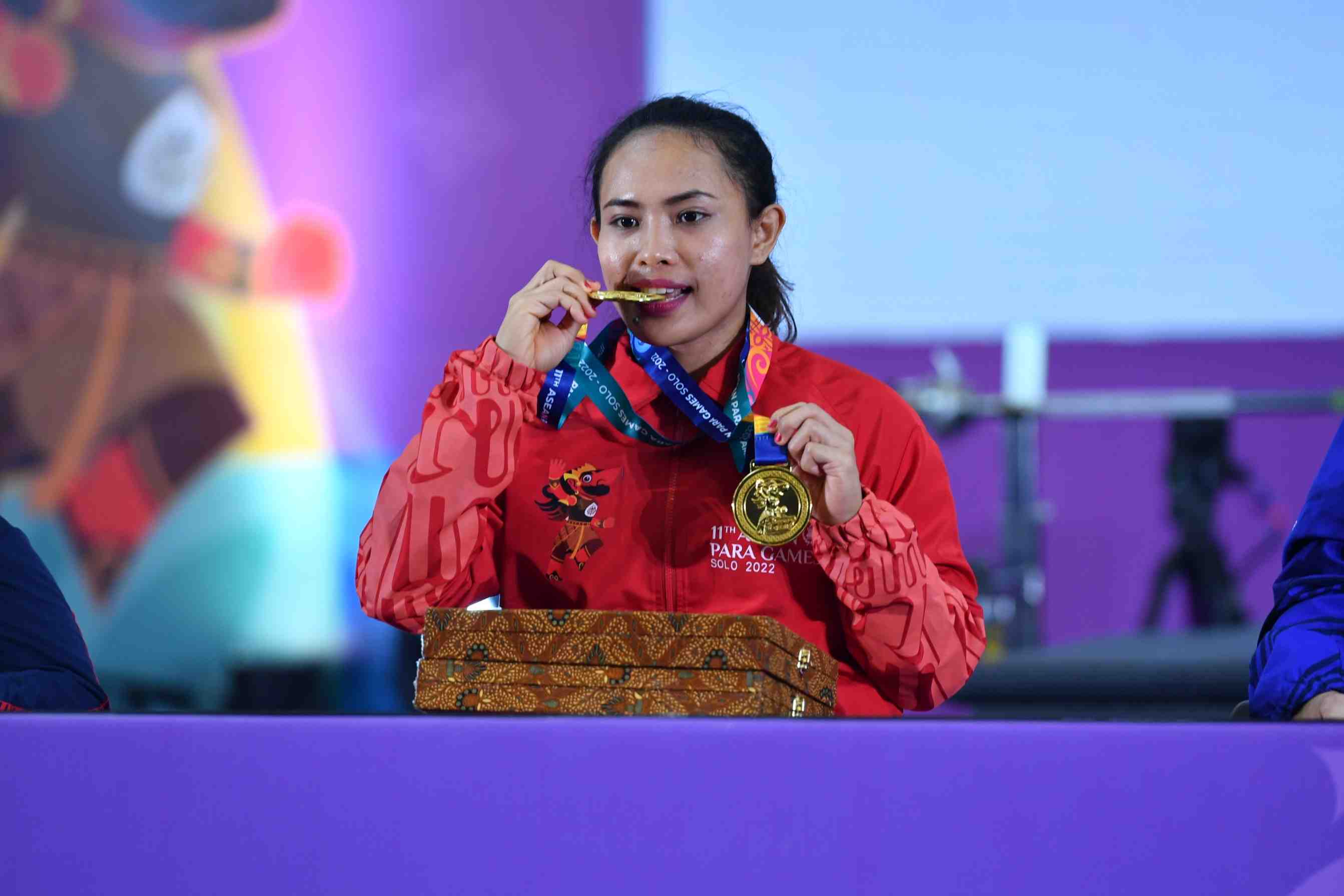 Infopublik Lifter Indonesia Raih Emas Asean Paragames 2022