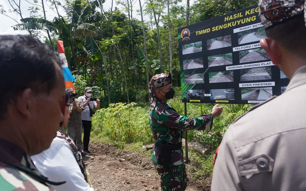 InfoPublik - AKSES JALAN DESA TELAH DIBANGUN