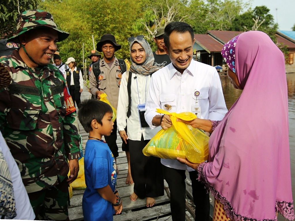 InfoPublik - PAKET SEMBAKO BAGI WARGA TERDAMPAK BANJIR