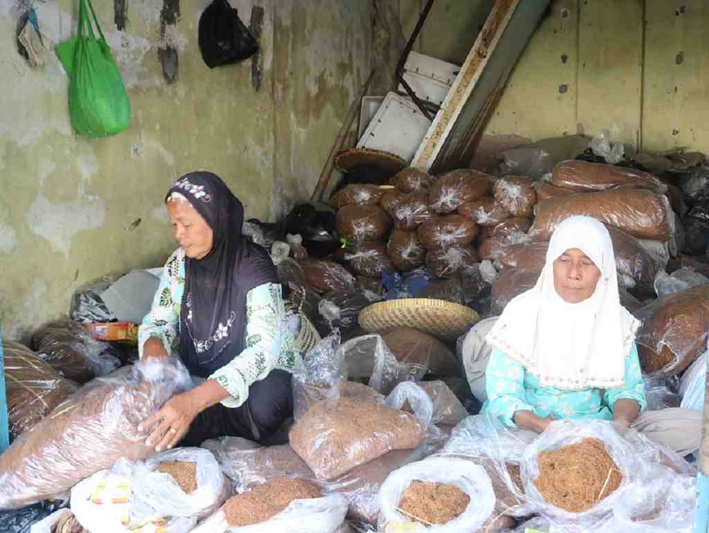 Infopublik Pedagang Tembakau Di Pasar Wates