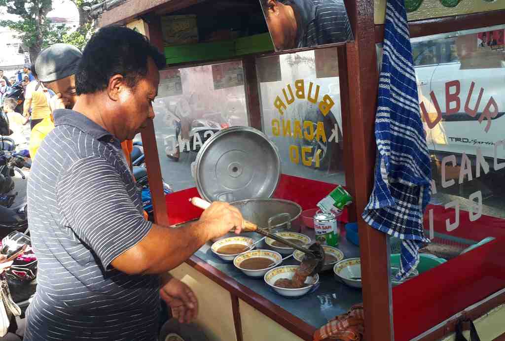 InfoPublik - PENJUAL BUBUR KACANG HIJAU