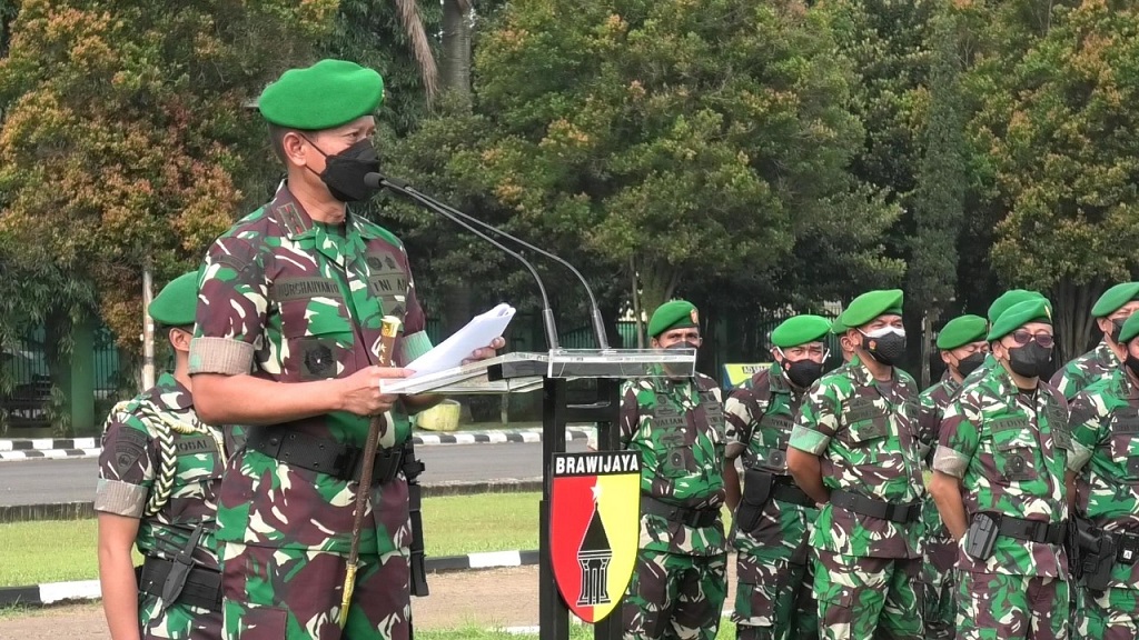 InfoPublik - TNI AD GELAR APEL PASUKAN DI KOTA MALANG