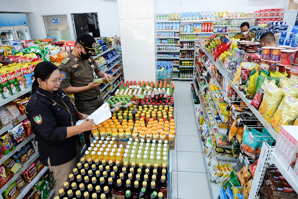 InfoPublik - SIDAK MAKANAN KEDALUWARSA DI SOLO