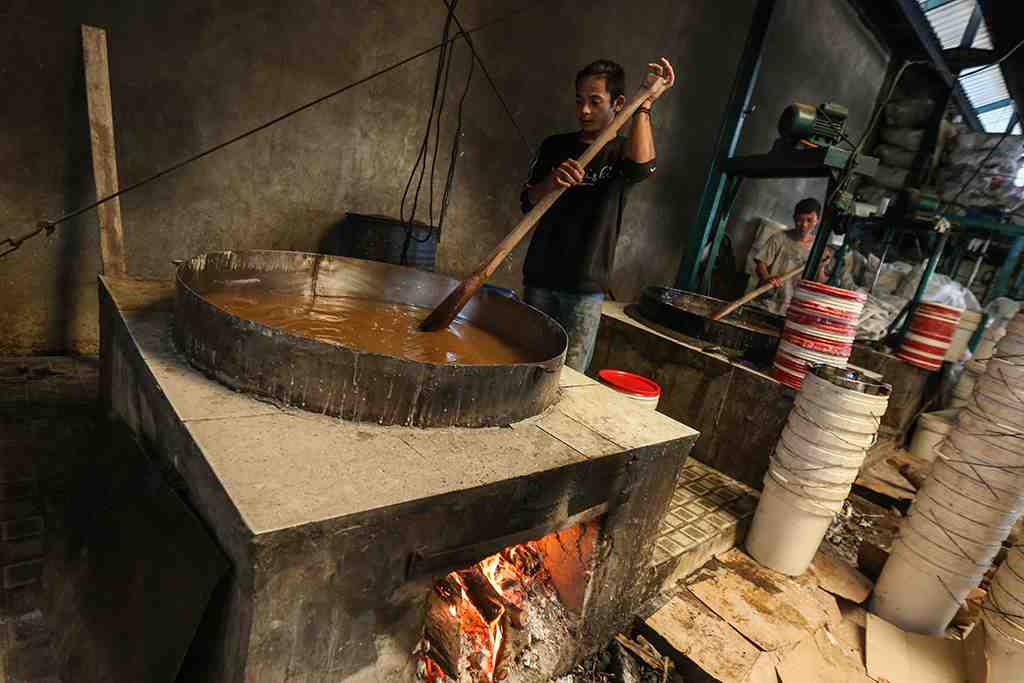 Infopublik Produksi Kue Keranjang Menjelang Imlek