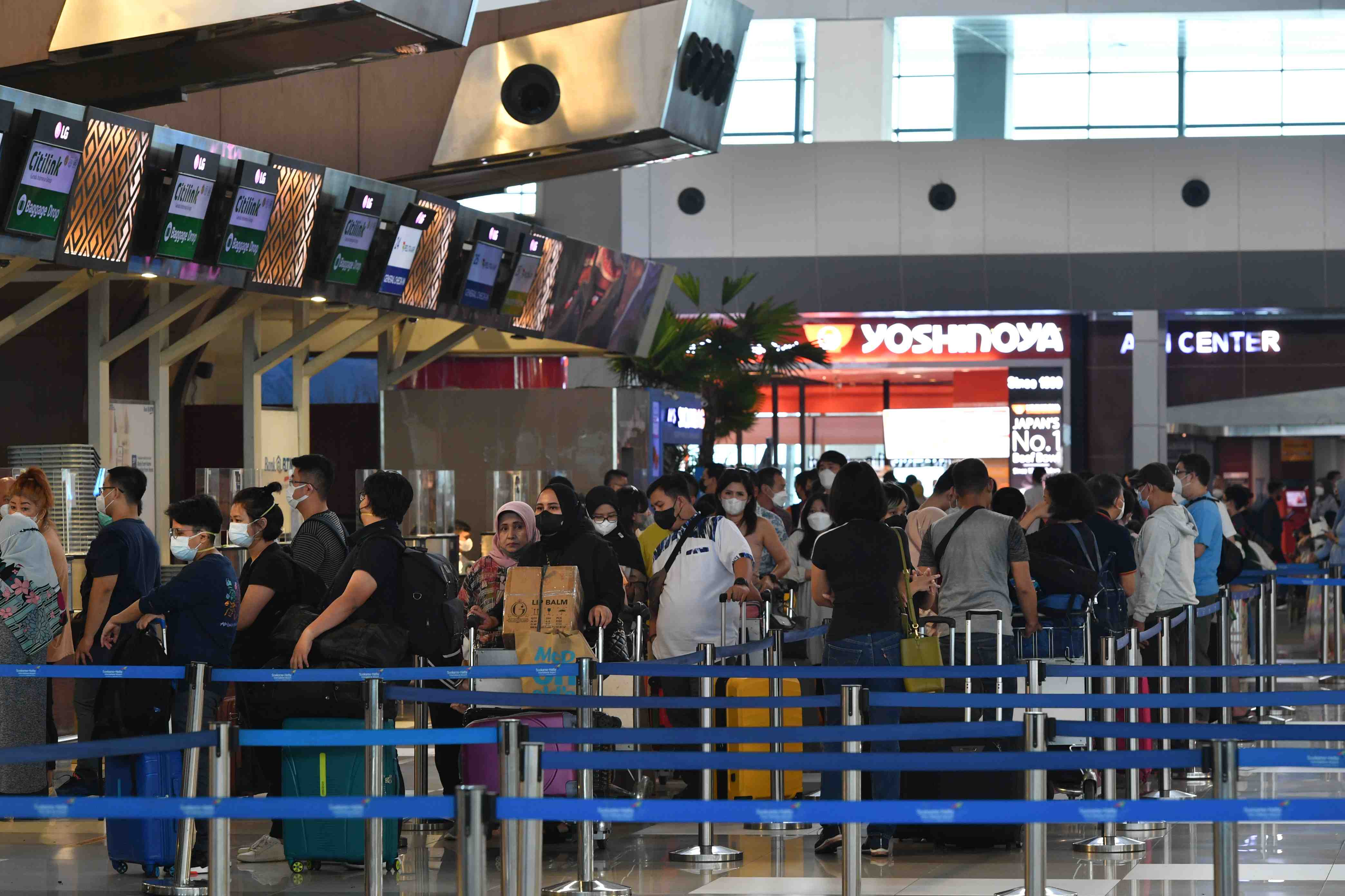 InfoPublik - PENUMPANG BANDARA SOEKARNO HATTA HARI LEBARAN MASIH NORMAL