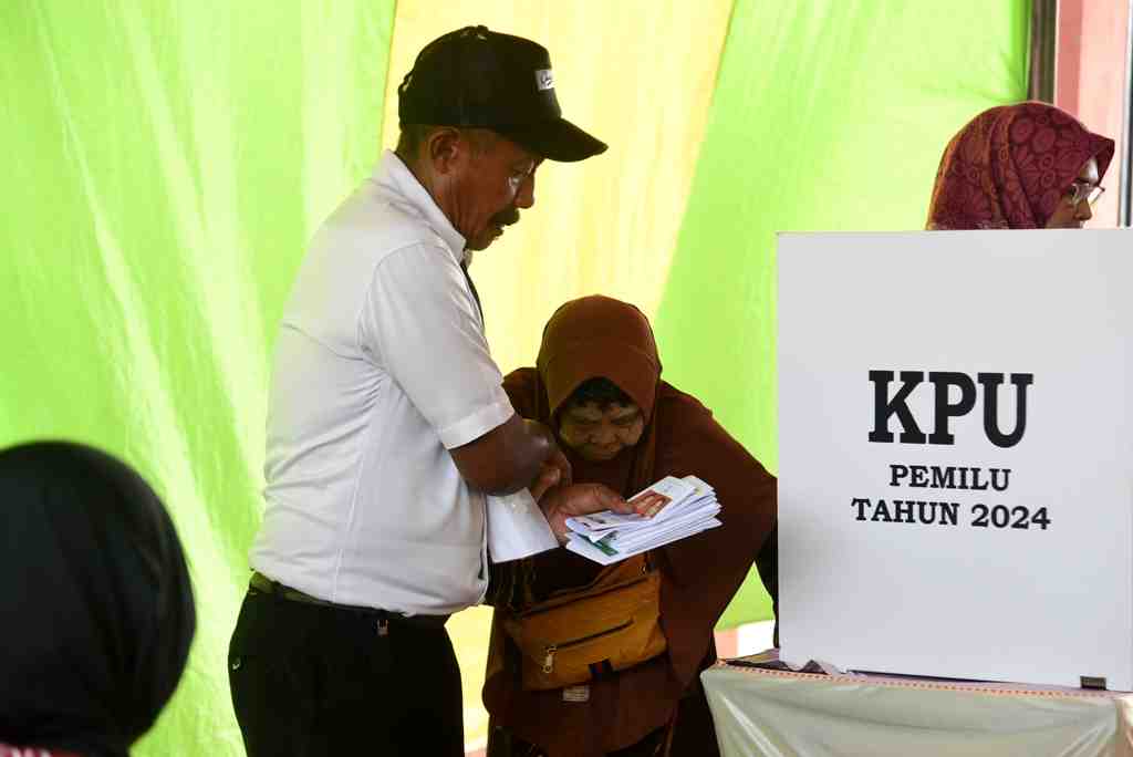 InfoPublik - BANTU PEMILIH LANSIA