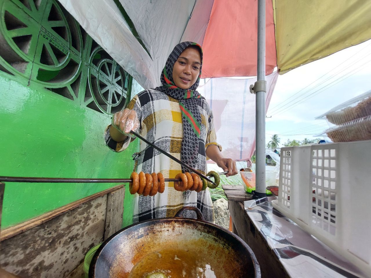 Infopublik Tiriskan Kue Cincin