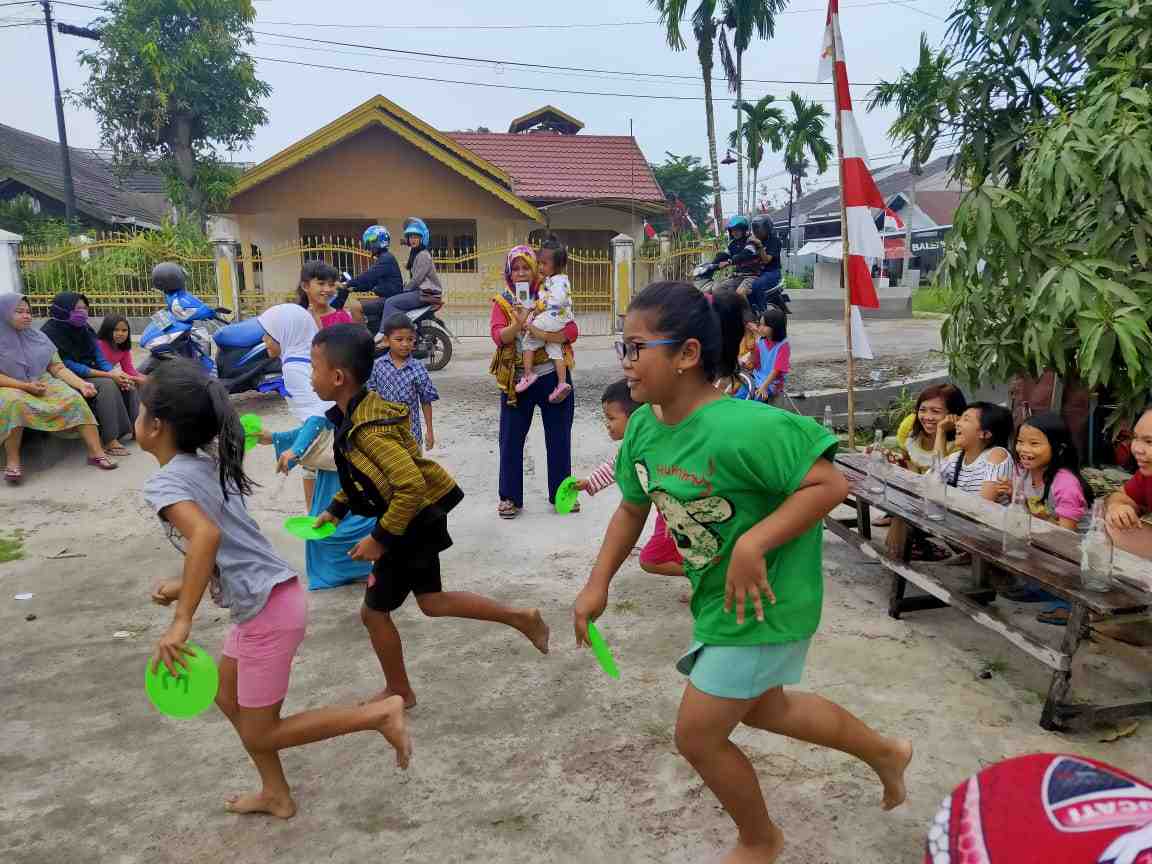 Infopublik Mengisi Air Menggunakan Piring 4603