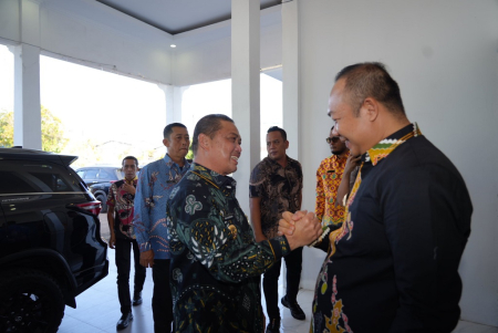 PERCEPATAN PEMBANGUNAN INFRANSTRUKTUR STRATEGIS