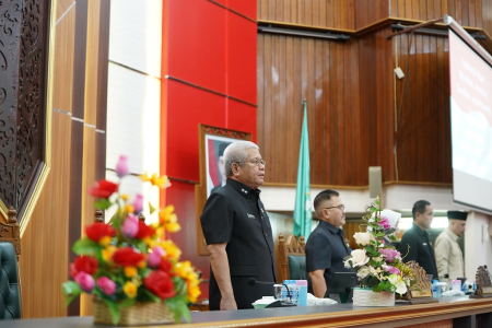 RAPAT PARIPURNA DPRD KALIMANTAN BARAT