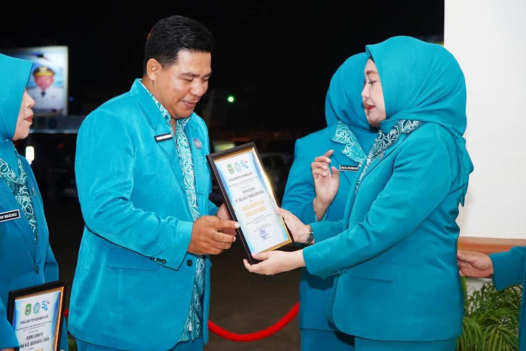BERTUKAR PENGALAMAN DAN GAGASAN