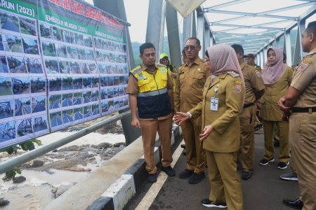 RESMIKAN TIGA JEMBATAN
