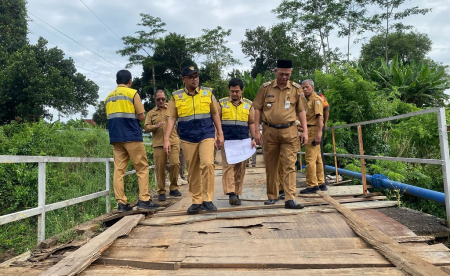 TINJAU JEMBATAN RUSAK