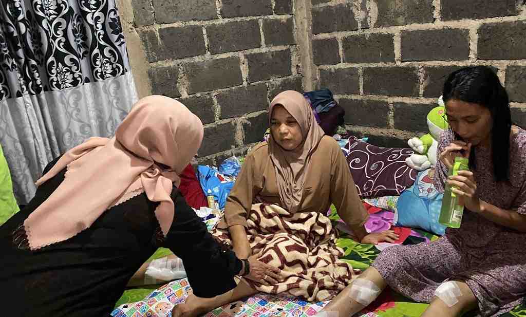 TINJAU KORBAN LONGSOR