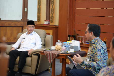 SINKRONKAN PROGRAM INFRASTRUKTUR STRATEGIS KALBAR 