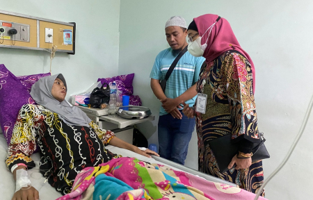 KUNJUNGI WARGA SAKIT