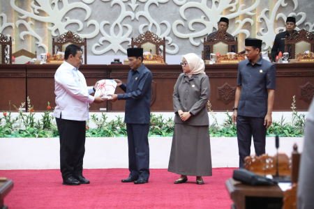 PENYERAHAN RPJMD PROVINSI KALTENG 2025-2029